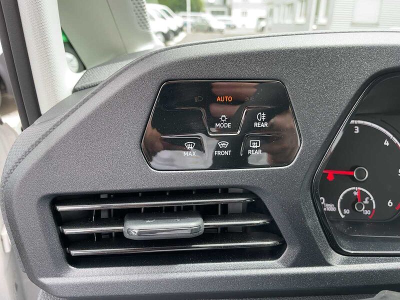 Volkswagen Caddy California 5-Sitzer Motor: 2.0 l TDI EU6 SCR 90 kW Getriebe: 6-Gang-Schal