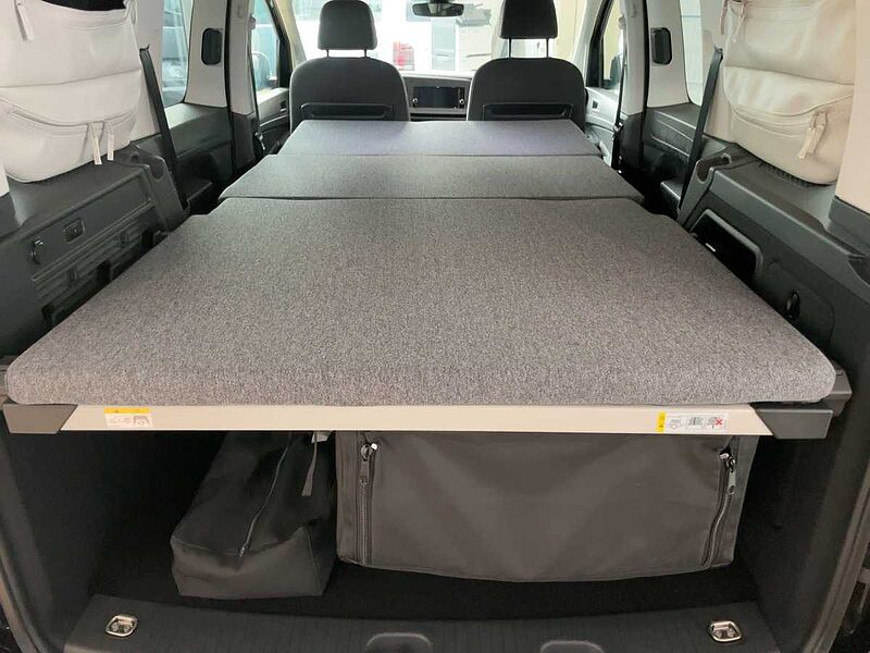 Volkswagen Caddy California 5-Sitzer Motor: 2.0 l TDI EU6 SCR 90 kW Getriebe: 6-Gang-Schal