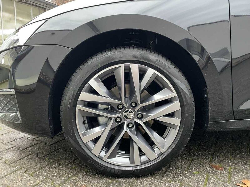 SKODA Octavia Combi 2.0 TDI W Selection AHK ACC Navi W Selection