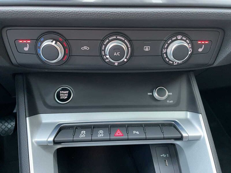 Audi Q3 35 2.0 TDI S-Line AHK Virt LED PDC Pano S-Line