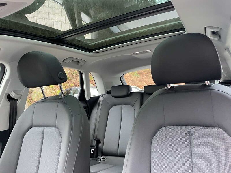 Audi Q3 35 2.0 TDI S-Line AHK Virt LED PDC Pano S-Line