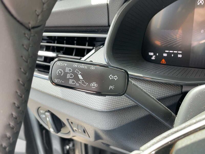 SKODA Kamiq 1.0 TSI Essence LM LED W-Paket PDC Essence