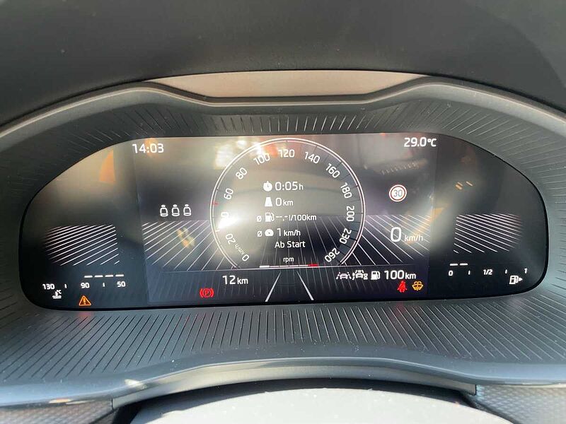 SKODA Kamiq 1.0 TSI Essence SpurH LED PDC LM SHZ Essence