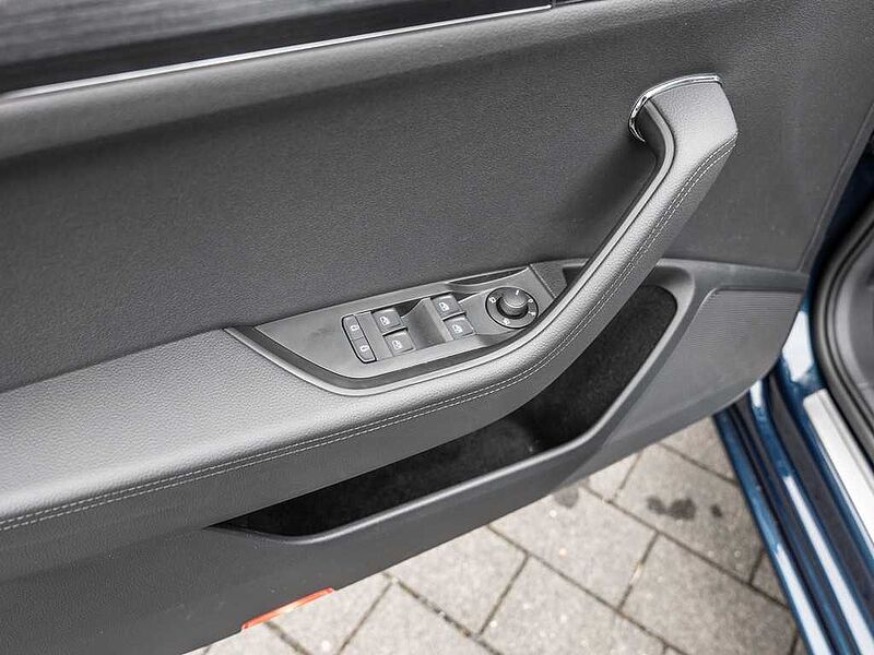 SKODA Superb Combi 2.0 TDI Style ACC Pano > UPE 61.860€ Style