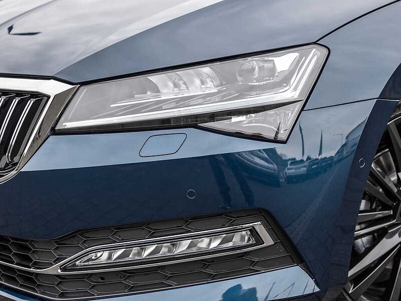 SKODA Superb Combi 2.0 TDI Style ACC Pano > UPE 61.860€ Style