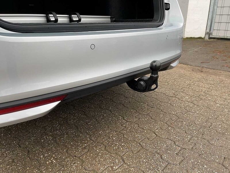 SKODA Octavia Combi 110kW 2.0 TDI Selection AHK Navi W