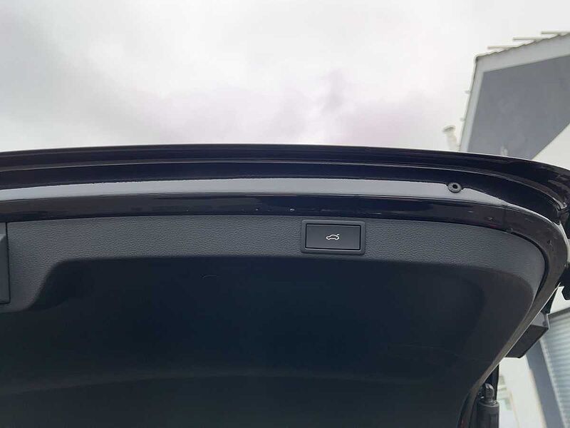 SKODA Octavia Combi 110kW 2.0 TDI Selection AHK ACC W