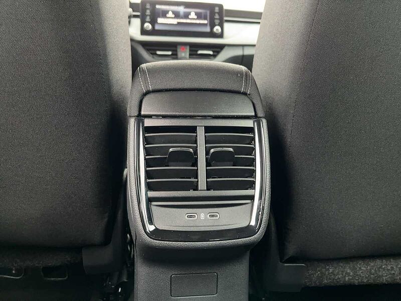 SKODA Kamiq 1.0 TSI Essence LED PDC Essence