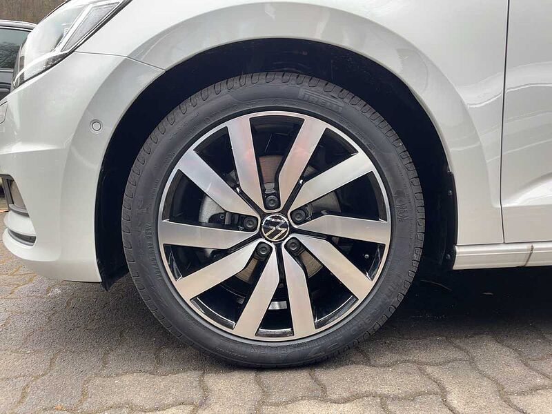 Volkswagen Touran 2.0 TDI BMT Highline AHK Navi ACC Virt Highline