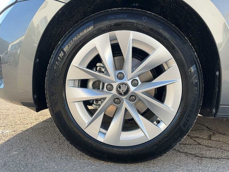 SKODA Octavia Combi 110kW 2.0 TDI Selection ACC Navi W