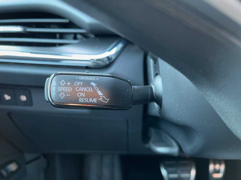 SKODA Enyaq 85 x 85x Sportline AHK ACC LED Navi HUD