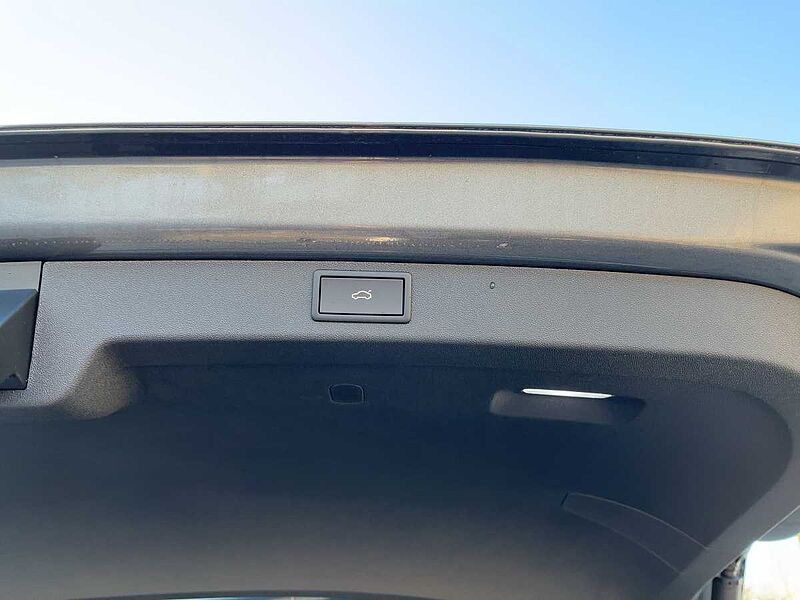 SKODA Enyaq 85 x 85x Sportline AHK ACC LED Navi HUD