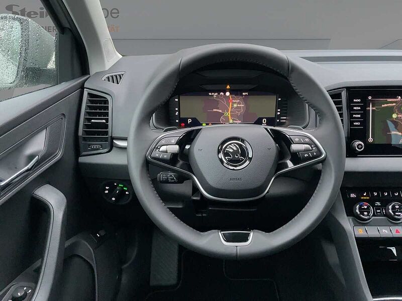 SKODA Karoq 1.5 TSI ACT Selection ACC Navi Virt LED