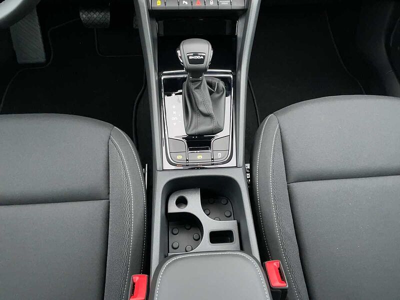 SKODA Karoq 1.5 TSI ACT Selection ACC Navi Virt LED