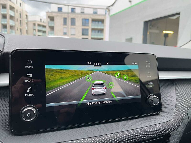 SKODA Fabia 1.0 TSI Selection LED PDC