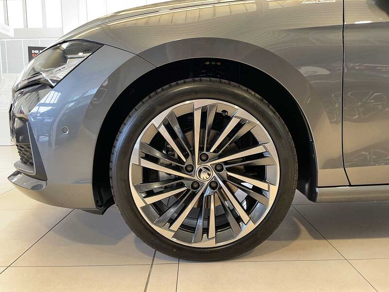 SKODA Superb Combi 2.0 TDI L&K AHK ACC Navi PDC W