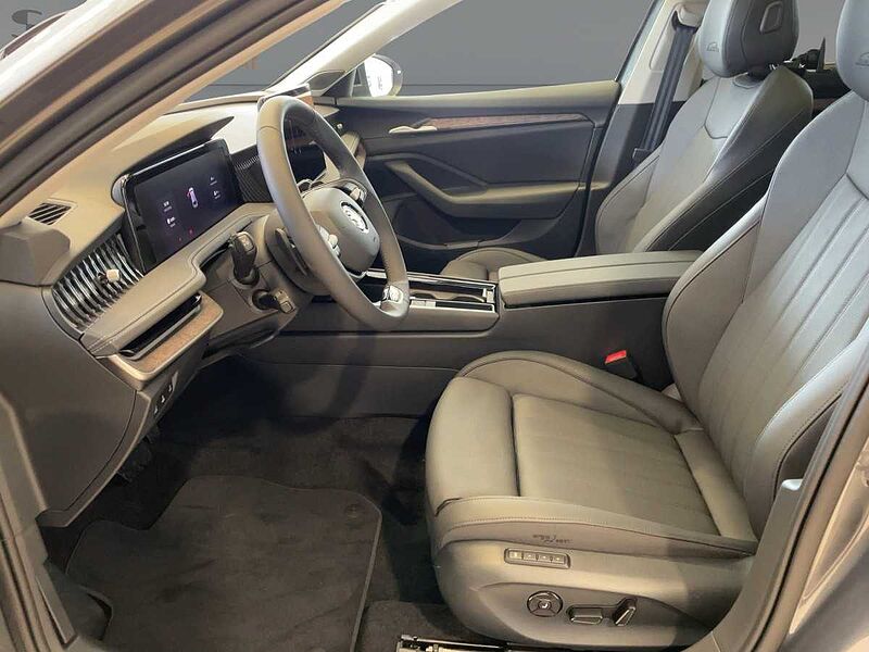SKODA Superb Combi 2.0 TDI L&K AHK ACC Navi PDC W
