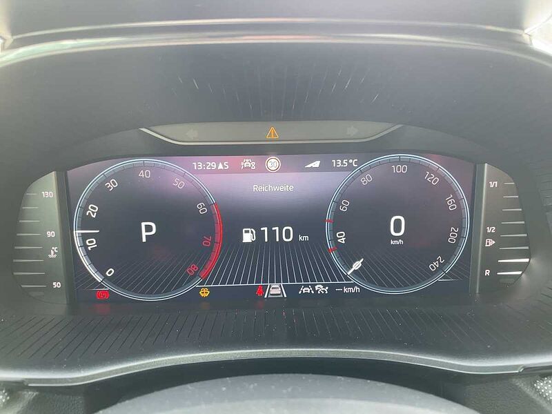 SKODA Fabia 1.0 TSI Selection ACC Navi Virt LED PDC