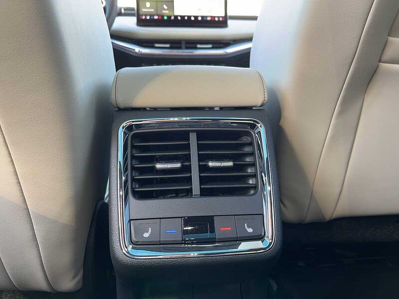 SKODA Enyaq 85 L&K AHK ACC LED Navi HUD Matrix Pano