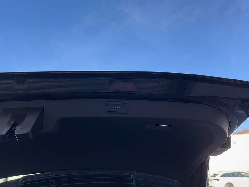 SKODA Enyaq 85 L&K AHK ACC LED Navi HUD Matrix Pano