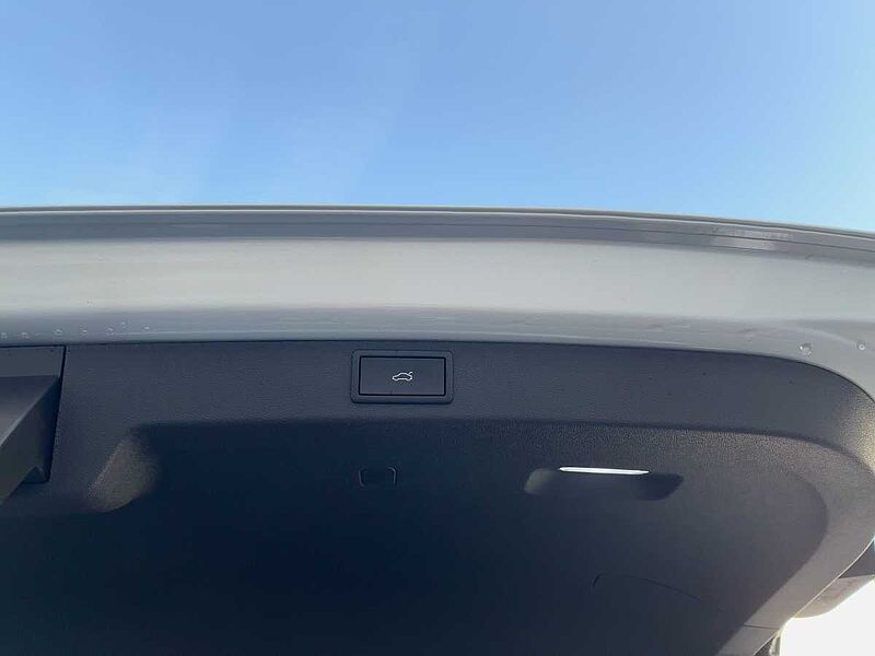 SKODA Enyaq 85 L&K AHK ACC LED Navi HUD Matrix Pano
