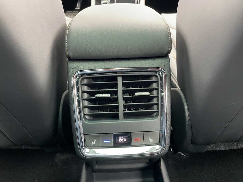 SKODA Enyaq 85 L&K AHK ACC LED Navi HUD Matrix Pano
