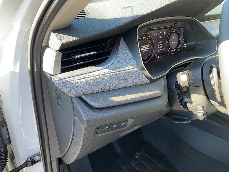 SKODA Octavia Combi 110kW 2.0 TDI Selection ACC Navi W