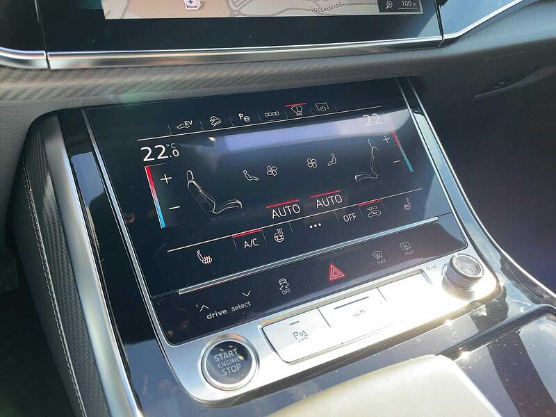 Audi Q7 SUV Sline 55 TFSIe AHK PANO B&O OLED