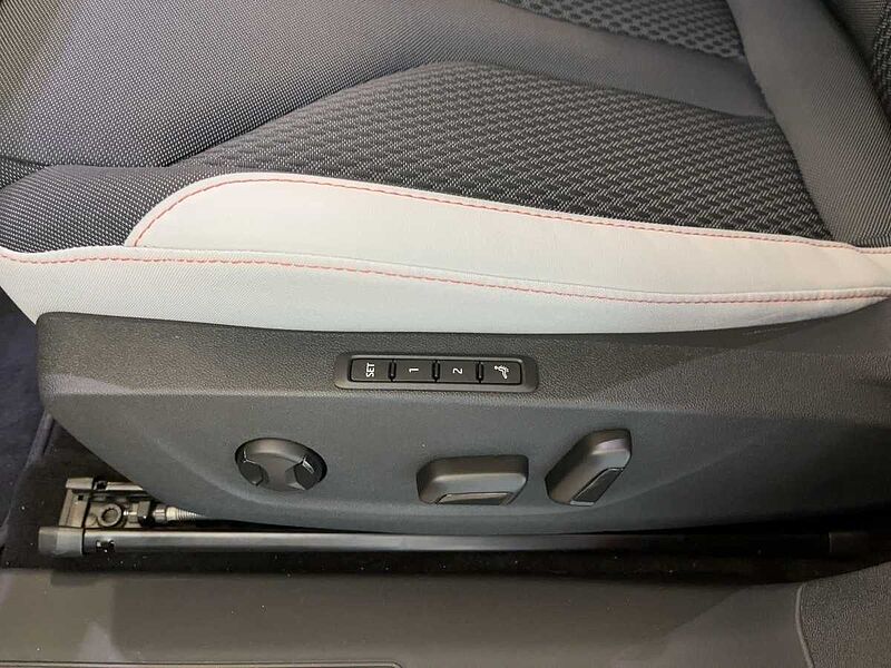 SKODA Elroq 85 Lodge Navi Virt LED PDC Kamera Alpha