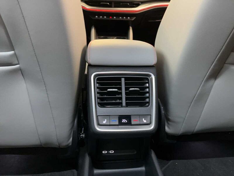 SKODA Elroq 85 Lodge Navi Virt LED PDC Kamera Alpha