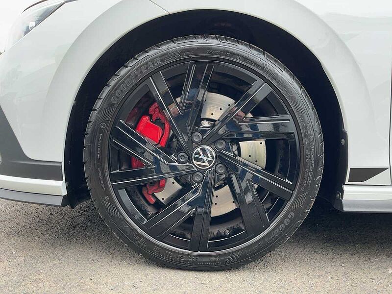 Volkswagen Golf VIII 2.0 TSI GTI Clubsport Virt LED Black