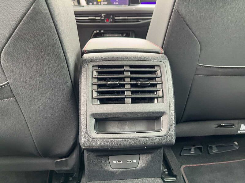 Volkswagen Golf VIII 2.0 TSI GTI Clubsport Virt LED Black