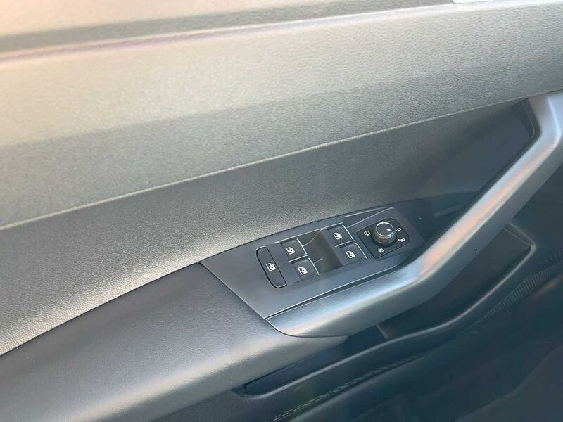 Volkswagen Taigo Life 1.0 l TSI OPF DSG SHZ NAVI KAMERA Goal