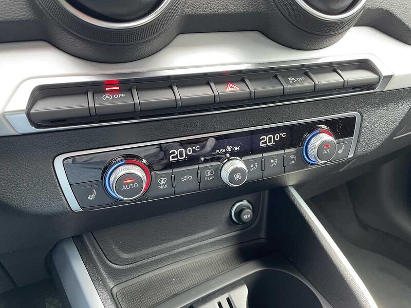 Audi Q2 30 TFSI Schaltgetriebe LED SHZ SOUND APP
