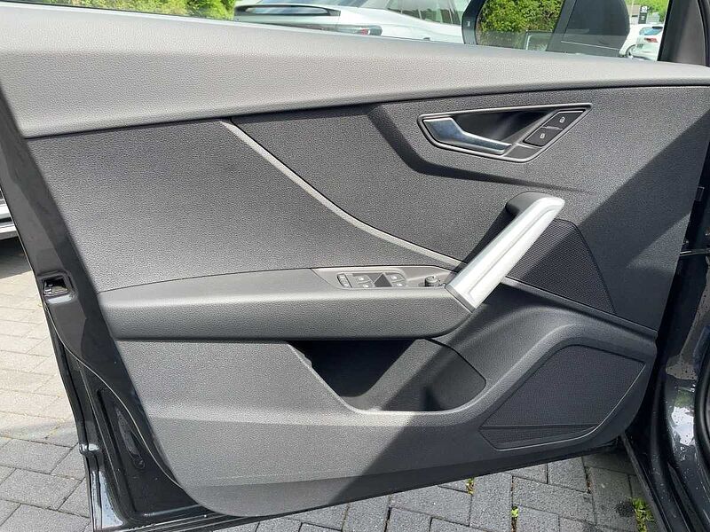 Audi Q2 30 TFSI Schaltgetriebe LED SHZ SOUND APP