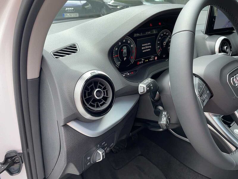 Audi Q2 advanced 35 TFSI S tronic AHK PANO LED SOUND