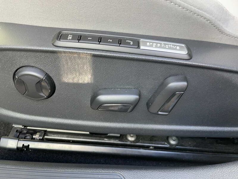Volkswagen Golf VIII 1.5 eTSI Style AHK ACC Virt LED PDC