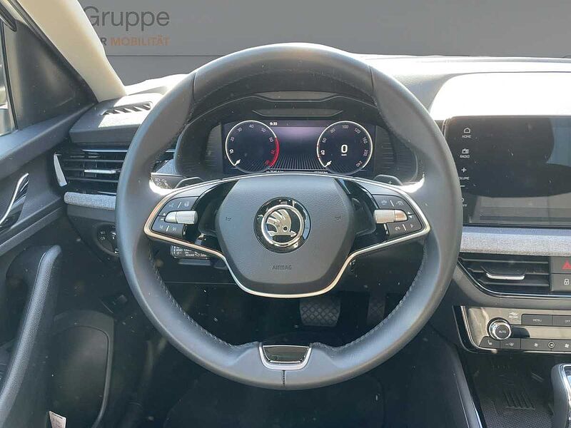 SKODA Kamiq 1.0 TSI Selection AHK Navi ACC Virt LED