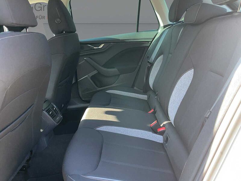 SKODA Kamiq 1.0 TSI Selection AHK Navi ACC Virt LED