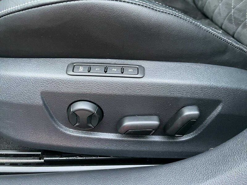 SKODA Superb Combi 1.4 TSI Sportline iV Navi ACC Virt