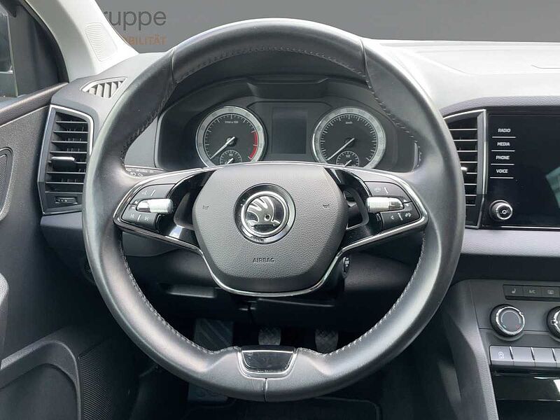SKODA Karoq 1.0 TSI Ambition AHK Navi LED PDC CarPlay