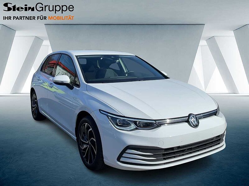 Volkswagen Golf VIII 1.5 eTSI Life Navi ACC Virt CarPlay