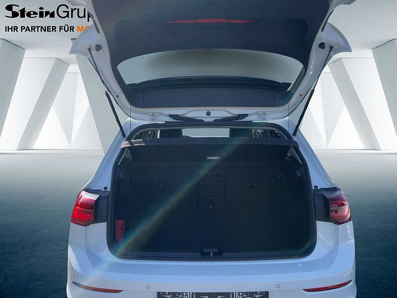 Volkswagen Golf VIII 1.5 eTSI Life Navi ACC Virt CarPlay