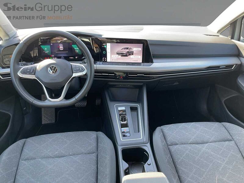 Volkswagen Golf VIII 1.5 eTSI Life Navi ACC Virt CarPlay