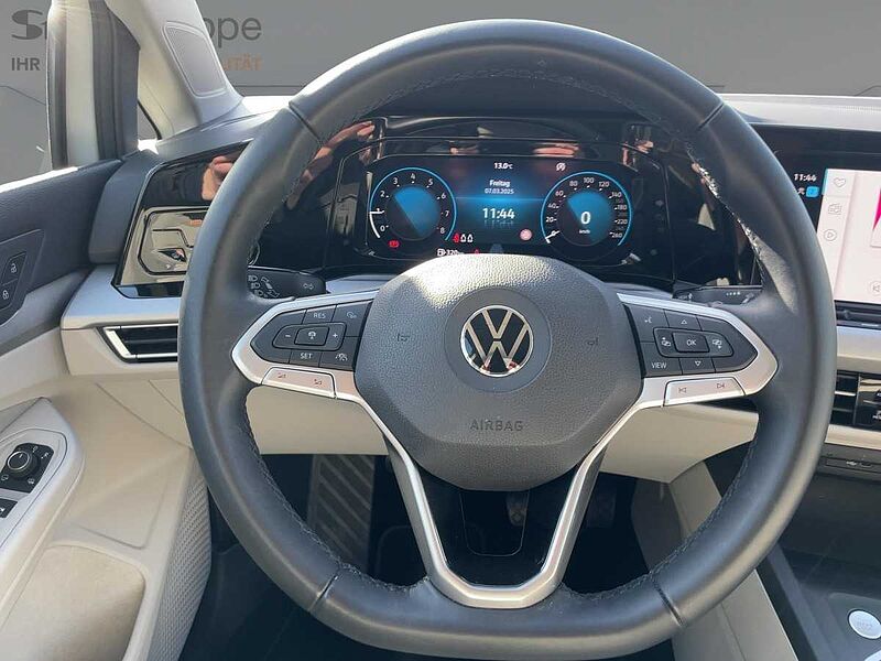 Volkswagen Golf VIII 1.5 TSI Life Navi ACC Virt LED PDC