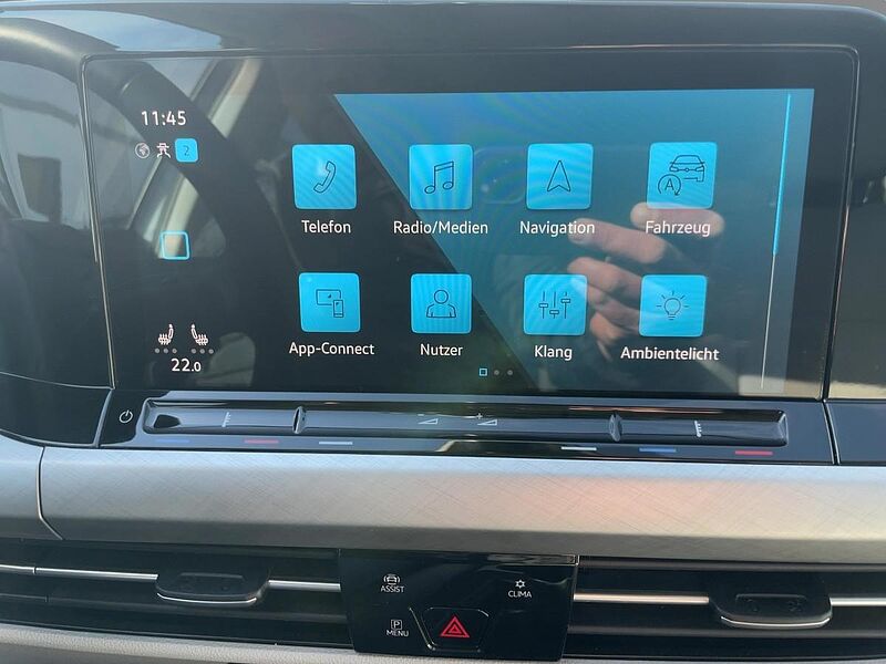 Volkswagen Golf VIII 1.5 TSI Life Navi ACC Virt LED PDC