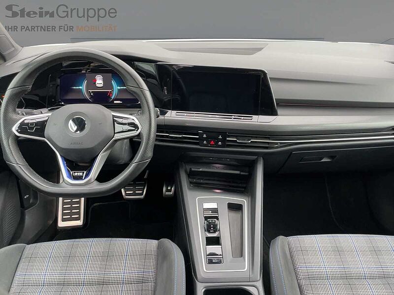 Volkswagen Golf VIII 1.4 GTE e AHK Navi ACC Virt LED Black