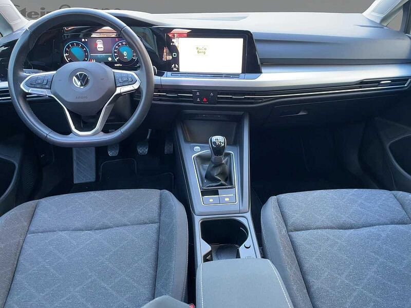 Volkswagen Golf VIII 1.5 TSI Life Navi ACC Virt LED PDC