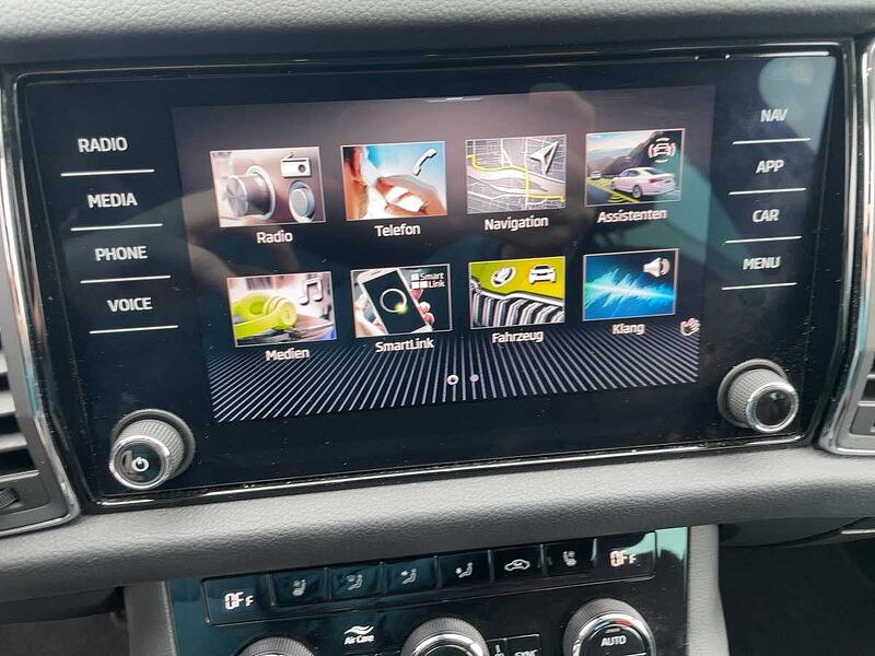 SKODA Kodiaq 2.0 TSI L&K AHK Navi ACC Virt LED PDC