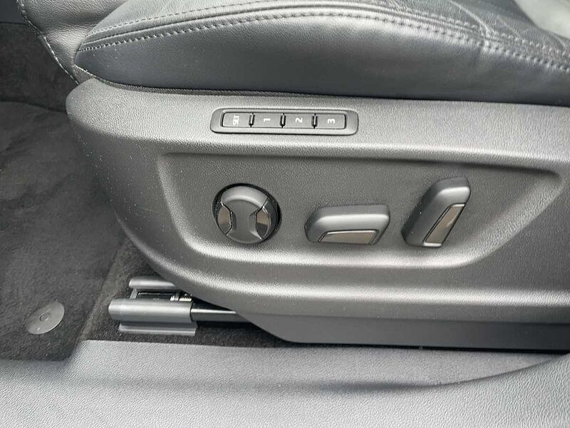 SKODA Kodiaq 2.0 TSI L&K AHK Navi ACC Virt LED PDC